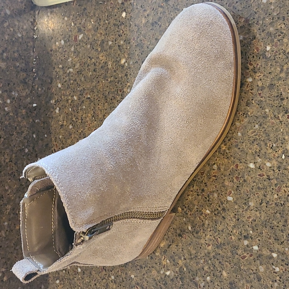 Steve Madden Suede Boots